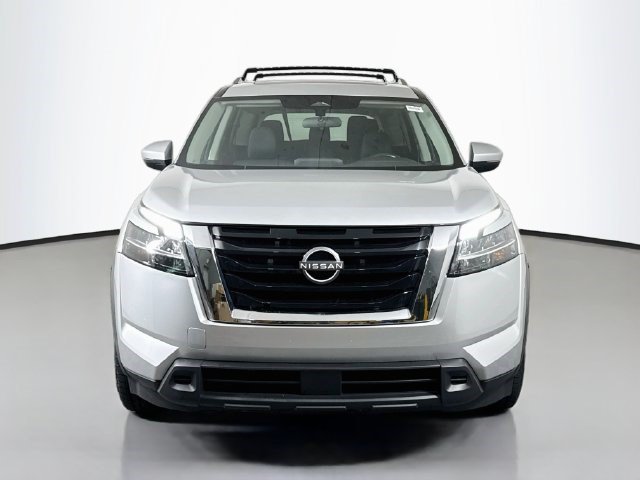 Used 2022 Nissan Pathfinder SV w/ SV Premium Package AWD/4WD image 2