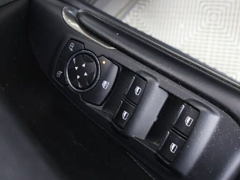 Used 2017 Lincoln MKC Premiere image 32