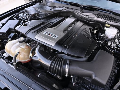 Used 2019 Ford Mustang GT RWD image 23