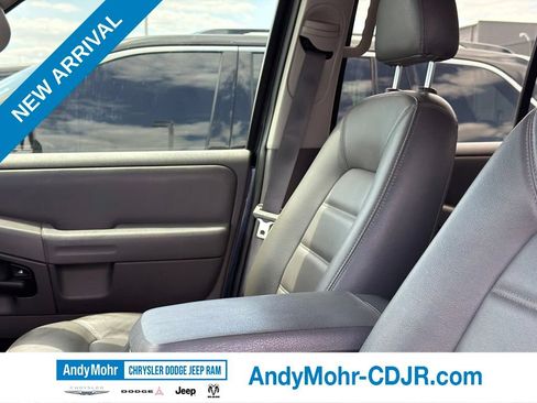 Used 2002 Ford Explorer XLT AWD/4WD image 3