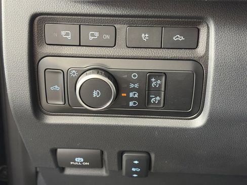 Used 2024 Ford F350 Platinum w/ FX4 Off-Road Package image 25