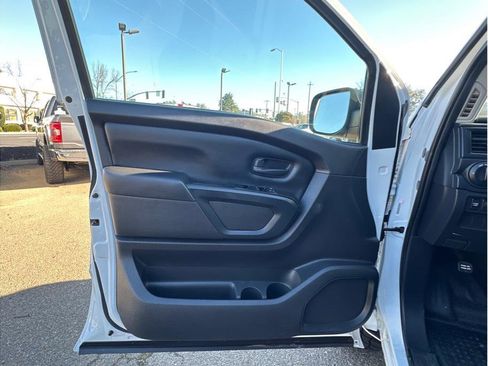 Used 2022 Nissan Titan S w/ S Utility Package image 15