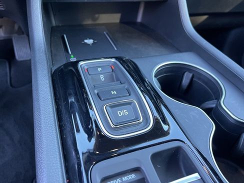 Used 2025 Honda Pilot EX-L image 15