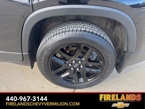 Used 2021 Chevrolet Traverse LT image 26