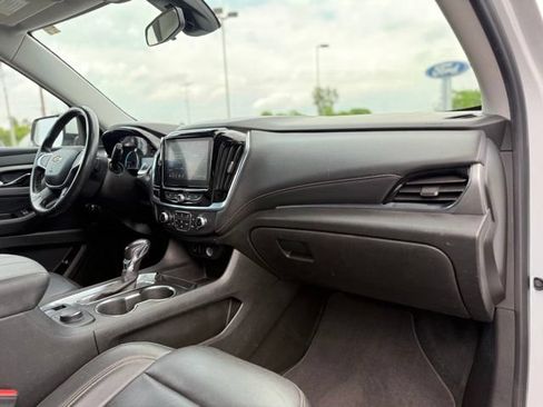 Used 2021 Chevrolet Traverse LT AWD/4WD image 18