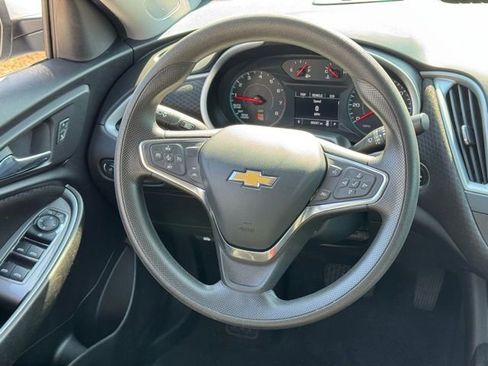 Used 2023 Chevrolet Malibu LT FWD image 16