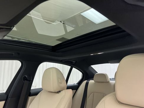 Certified 2024 BMW 330i xDrive Sedan w/ Convenience Package image 23