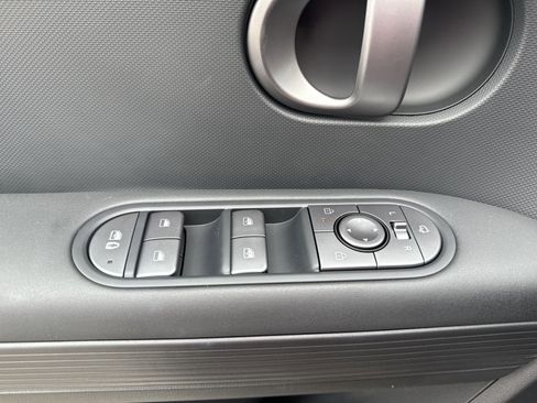 New 2025 Hyundai Ioniq 5 SEL image 15