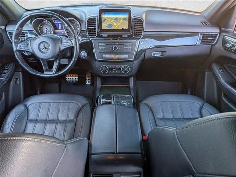 Used 2019 Mercedes-Benz GLE 400 4MATIC w/ Premium 2 Package image 16