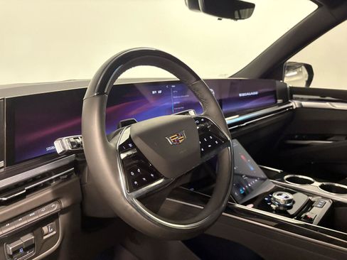 Used 2025 Cadillac Escalade Sport w/ Touring Package AWD/4WD image 16