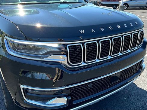 Used 2024 Jeep Wagoneer L Series II w/ Flexible Seating Group AWD/4WD image 34