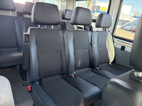 Used 2018 Mercedes-Benz Sprinter 2500 image 15