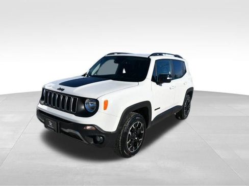 Used 2023 Jeep Renegade Latitude AWD/4WD image 2