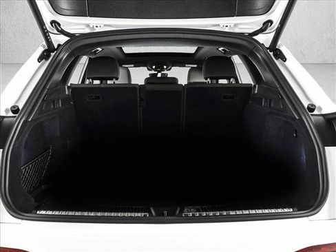 Certified 2025 Audi Q5 Premium w/ Convenience Package AWD/4WD image 6