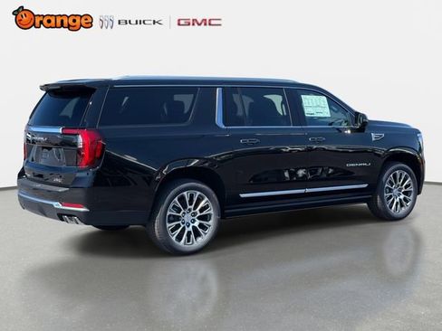 New 2026 GMC Yukon XL Denali w/ Denali Reserve Package image 3