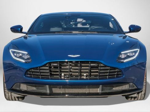 Used 2020 Aston Martin DB11 Coupe image 3