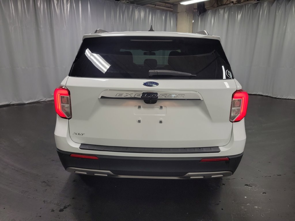Used 2023 Ford Explorer XLT w/ Equipment Group 202A RWD image 7