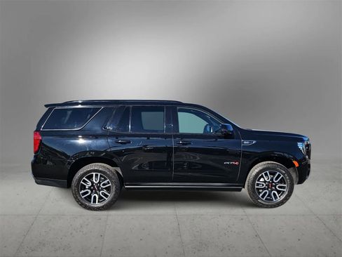Used 2024 GMC Yukon AT4 w/ Technology Package image 9