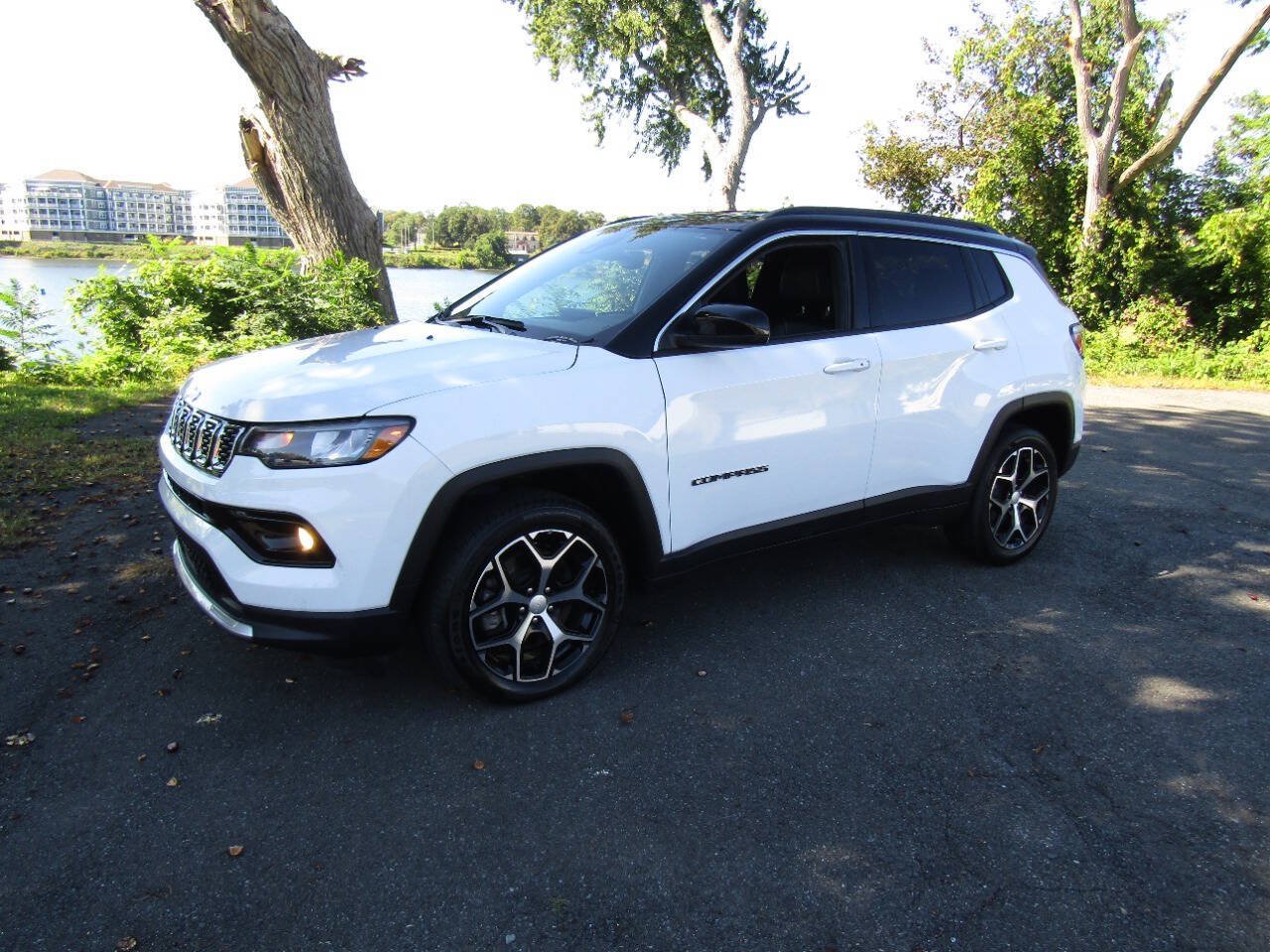 Used 2024 Jeep Compass Limited AWD/4WD image 37