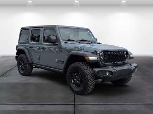 Used 2024 Jeep Wrangler Willys image 2