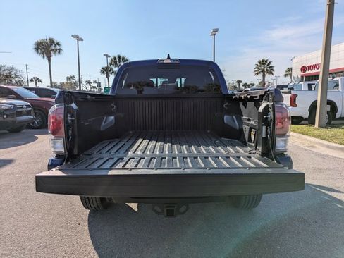 Used 2022 Toyota Tacoma TRD Sport w/ Technology Package image 6