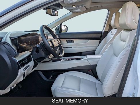 Certified 2025 Nissan Murano SL AWD/4WD image 16