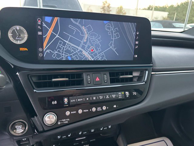 Used 2022 Lexus ES 350 Ultra Luxury w/ Accessory Package 2 FWD image 10