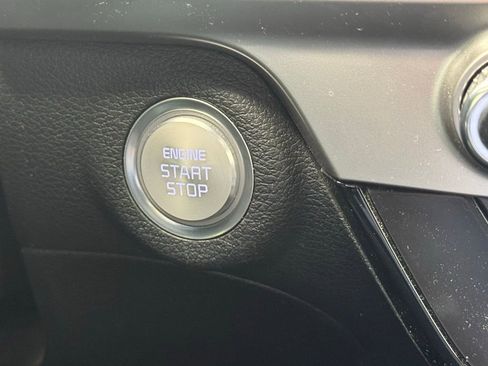 Used 2024 Kia Telluride S image 20