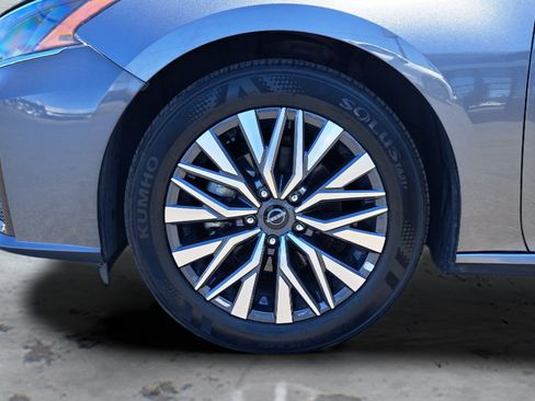 Used 2025 Nissan Altima 2.5 SV FWD image 28