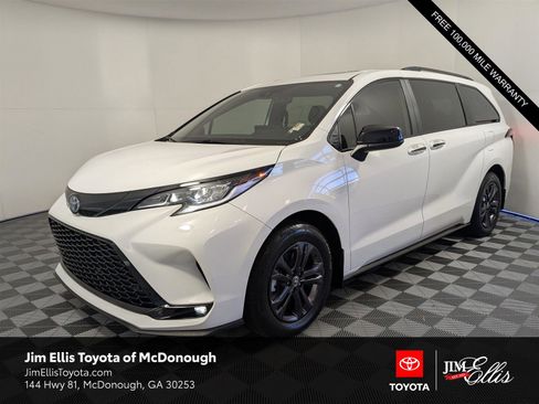 Certified 2025 Toyota Sienna XSE w/ XSE Plus Package image 1