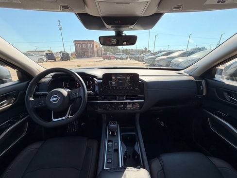 Used 2025 Nissan Pathfinder Platinum w/ Cargo Package FWD image 22