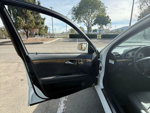 Used 2008 Mercedes-Benz E 350 Sedan image 16