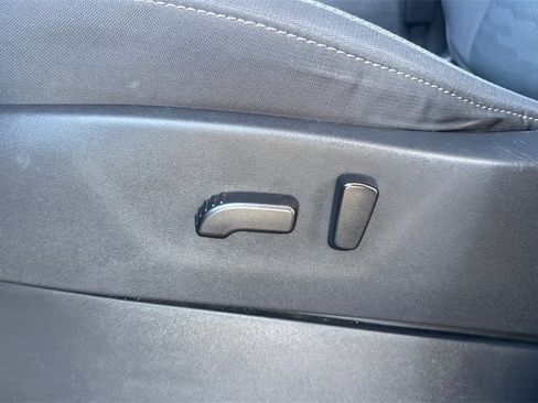 Used 2023 Nissan Frontier SV w/ Technology Package image 18