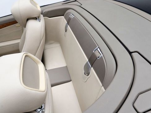 Used 2009 Mercedes-Benz SL 550 image 54
