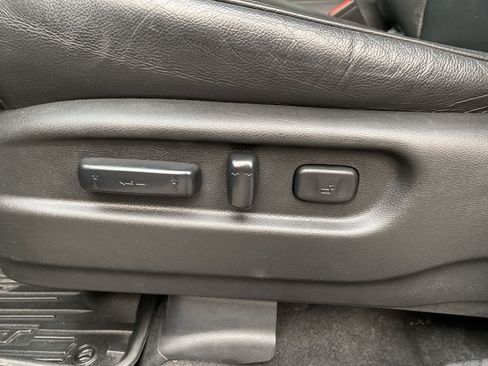 Used 2019 Honda Pilot Touring image 16