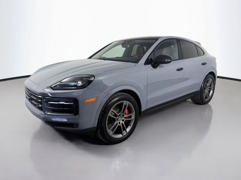 Certified 2024 Porsche Cayenne S AWD/4WD image 1