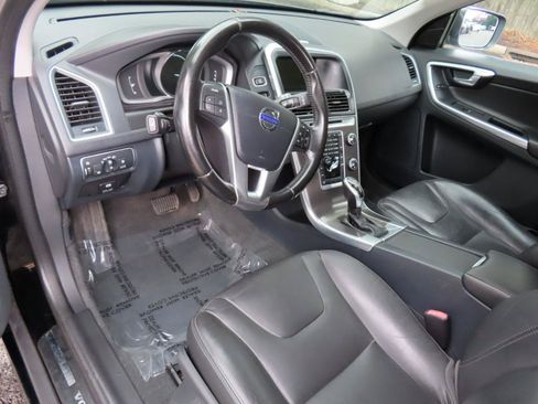 Used 2015 Volvo XC60 3.2 Platinum AWD/4WD image 9