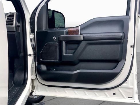 Used 2015 Ford F150 Platinum w/ Technology Package RWD image 19