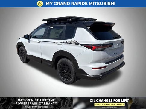 New 2026 Mitsubishi Outlander Trail Edition AWD/4WD image 5