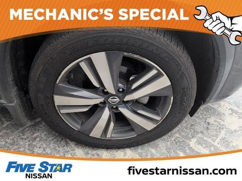 Used 2021 Nissan Rogue SL FWD image 12