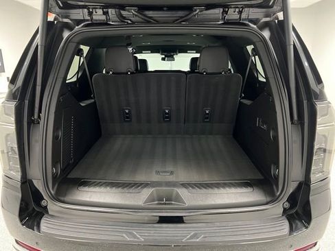 Used 2025 Chevrolet Suburban LT w/ Comfort Package image 47