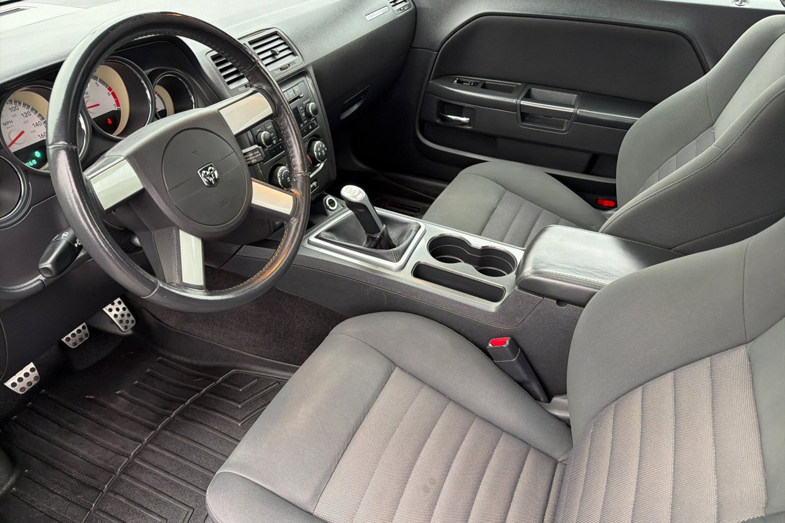 Used 2009 Dodge Challenger R/T RWD image 9