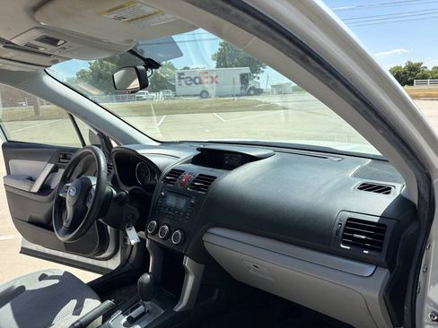 Used 2015 Subaru Forester 2.5i w/ Alloy Wheel Package AWD/4WD image 12