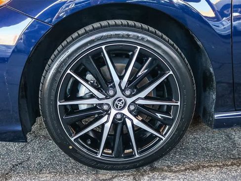 Used 2022 Toyota Camry SE image 11