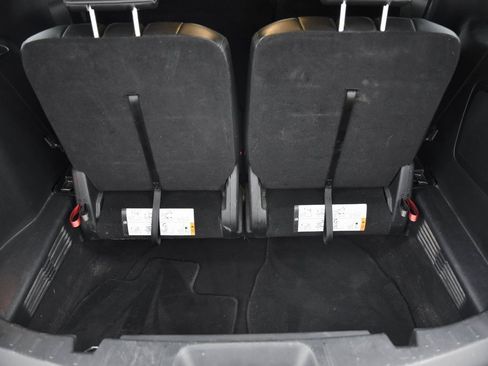 Used 2018 Ford Explorer XLT w/ Equipment Group 202A image 14