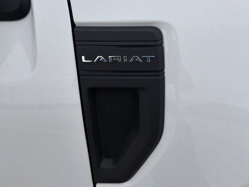 Used 2024 Ford Maverick Lariat FWD image 3