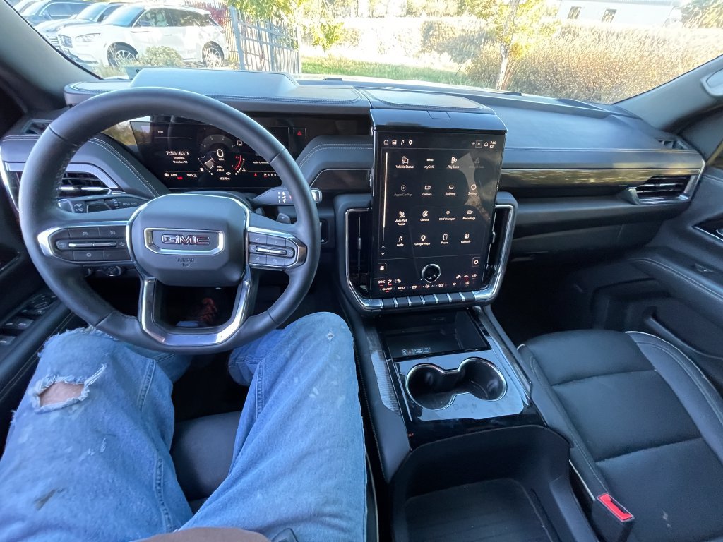 Used 2026 GMC Yukon Elevation w/ LPO, Get Active Package AWD/4WD image 4
