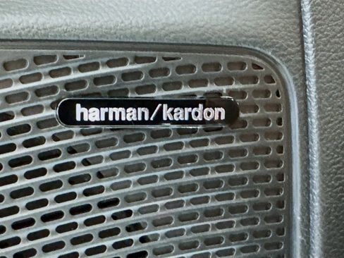 New 2026 Chrysler Pacifica Pinnacle image 19