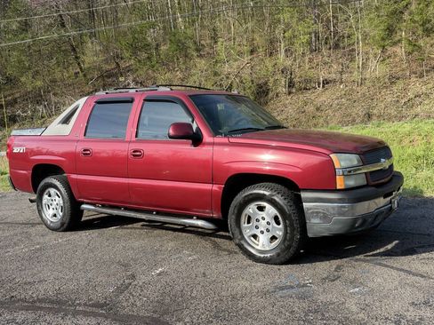 Used 2006 Chevrolet Avalanche Z71 w/ Sun And Sound Package image 3