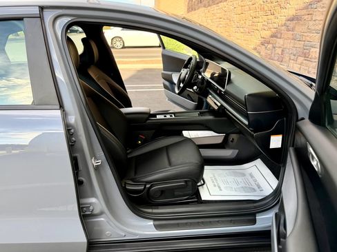 Used 2025 Hyundai Ioniq 6 SEL RWD image 9